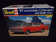 Revell 7669   67 Dodge Charger 426 Hemi 2 in 1,     1/25