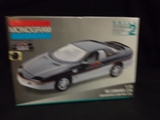 Monogram 2964 93 Camaro z28 Indy 500 pace car   1/25