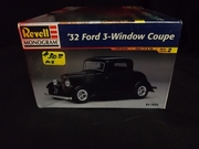 Revell 7605 32 Ford 3 window Coupe  (Paint on plastic wrap) 1/25