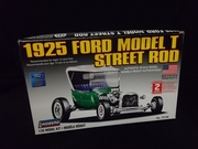 Lindberg 72146  1925 Ford Model T Street Rod. 1/32
