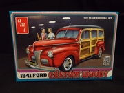 Amt 906 1941 Ford Custom Woody  1/25