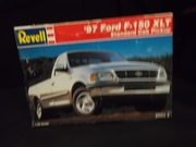 Revell 7620 97 Ford F150 XLT Standard cab pickup   1/25
