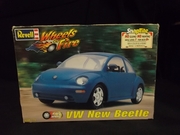 Revell 1910 VW New Beetle  1/24  Snap Tite