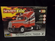 Revell 1958 Kenworth T600a Snap Tite 1/32