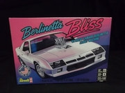 Revell 14582     --     'Berlinetta Bliss'  '82 Chevy Camaro Berlinetta Street Machine   1:25