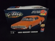 Amt 38553 1969 Mercury Cougar  resto rods  1/25