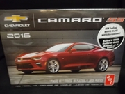 AMT 978M      --      2016 Chevy Camaro SS     1:25