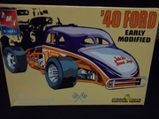 AMT 21362   --      '40 Ford Early Modified   1:25