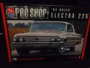 AMT 6116     --     '62 Buick Electra 225    1:25
