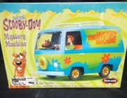 Polar Lights 6808    --       Scooby Doo's 'Mystery Machine'  w/Scooby Doo & Shaggy Figures  /  Snap & Glue Kit   1:25