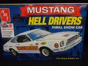 AMT 1475        --          'Hell Drivers' Mustang Thrill Show Car   1:25