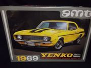 AMT 1093      --      1969 Chevy Yenko Camaro  1:25