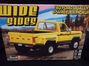 Revell 14546     --     'Wide Sides'  '80 Ford Dually 6-Wheeler Pickup   1:25