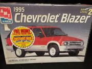 AMT 8978     --     1995 Chevy Blazer   1:25