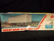 Ertl 8032     --     Great Dane 40Ft. Dry Goods Trailer   1:25