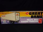 AMT 1185       --       Great Dane 40FT. Dry Goods Trailer  w/Functioning Sliding Tandem! 1:25