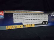 AMT 31771     --     Livestock Trailer   1:25