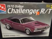 AMT 6466      --     1970 Dodge Challenger R/T   1:25