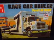 AMT 1316      --      Race Car Hauler Ford LN 8000 Louisville Line   1:25
