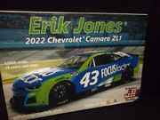 JR Salvinos 31608     --      #43 Erik Jones 2022 Chevy Camaro ZL1   1:24