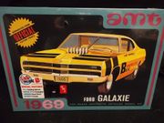 AMT 1373       --       1969 Ford Galaxie  3'n1    1:25