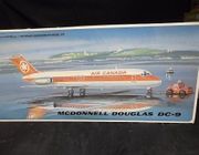 Maquettes 101-428      --      McDonnell Douglas DC-9    Air Canada   1:100