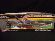 Monogram  3105     --     'Splash Dancer'  Offshore Power Boat  /  Exotic Twin-Engine Power Boat    **1:36
