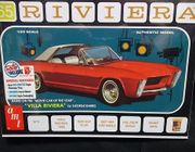 AMT 1121/12      --    '65 Riviera 3'n1 Customizing Kit / based on "Villa Riviera" by George Barris   1:25