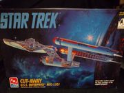 AMT 8790       --       (Cut-Away) U.S.S. Enterprise NCC-1701  'Star Trek'   1:650