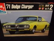 AMT 30053      --      '71 Dodge Charger     1:25