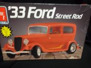 AMT 6714     --     '33 Ford Street Rod    1:25