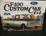 Moebius 1236     --    1966 Ford F-100 Custom Cab 4x4   1:25