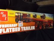 AMT 1399/06       --      Fruehauf Flatbed Trailer   1:25