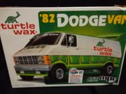 MPC 943M     --    "Turtle Wax' '82 Dodge Van    1:25