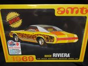 AMT 1486      --     1969 Buick Riviera   1:25