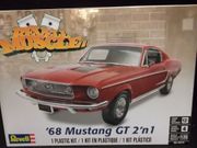 Revell 4215    --    '68 Mustang GT 2'n1   1:25