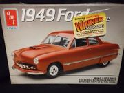 AMT 6805     --     1949 Ford Coupe  2'n1   1:25