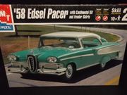 AMT 30033     --     '58 Edsel Pacer with Continental Kit and Fender Skirts   1:25
