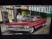 Trumpeter 02502     --     1960 Pontiac Boneville   1:25