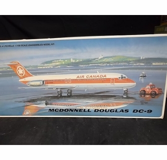 McDornel Douglas DC-9 1/100 モデルキット Maquettes 101-428 -- McDonnell Douglas DC-9 Air Canada 1:100