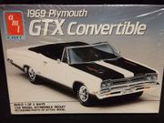 AMT 6428      --    1969 Plymouth GTX Convertible   1:25