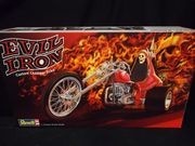 Revell 17325      --        'Evil Iron'    Custom Chopper Trike   **1:8