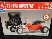 AMT 31223     --     '25 Ford Roadster  1:25