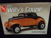 AMT 6570     --     1933 Willy's Coupe  1:25