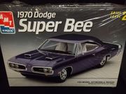 AMT 6117     --     1970 Dodge Super Bee   1:25