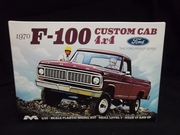 Moebius 1230 1970 ford f100 custom cab 4x4  1/25
