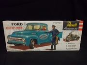 Revell 1430   --  Ford Pick-Up Truck    1:43