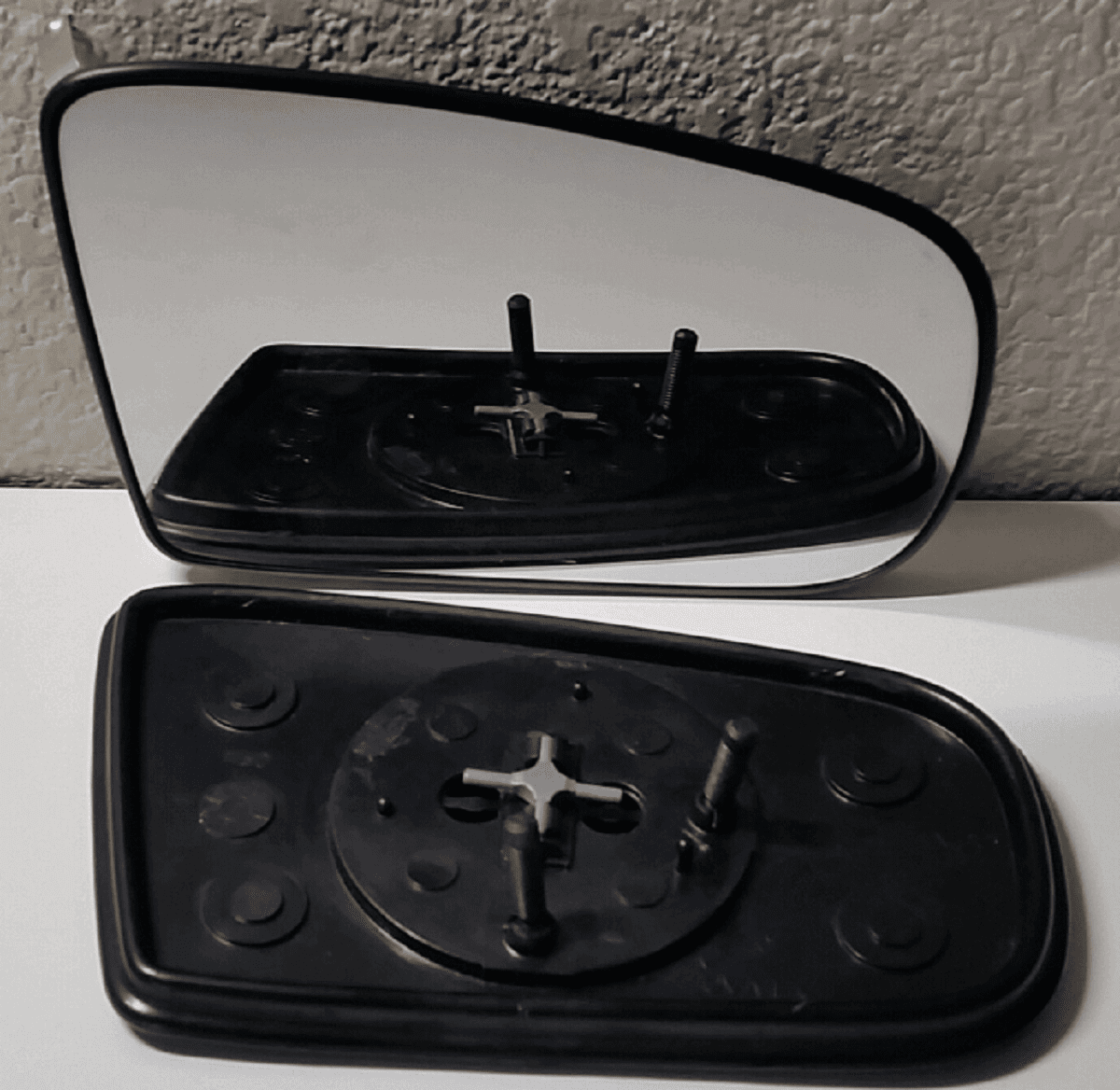 Chevrolet Malibu 2003-2005 Passenger Side Mirror Glass Backing Plate