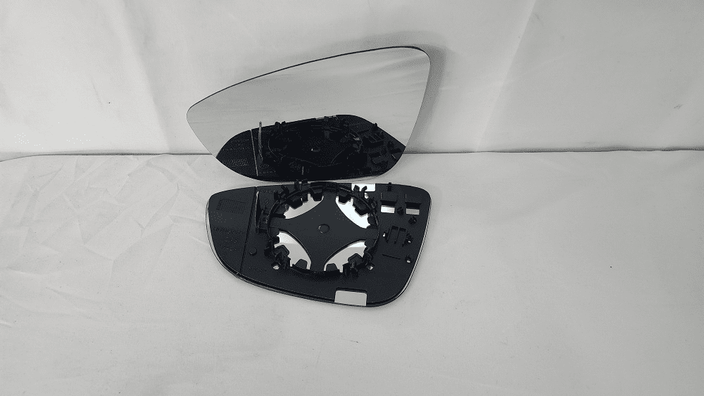 Volkswagen Passat Driver Side Mirror Glass W/Plate 2015 2016 2017