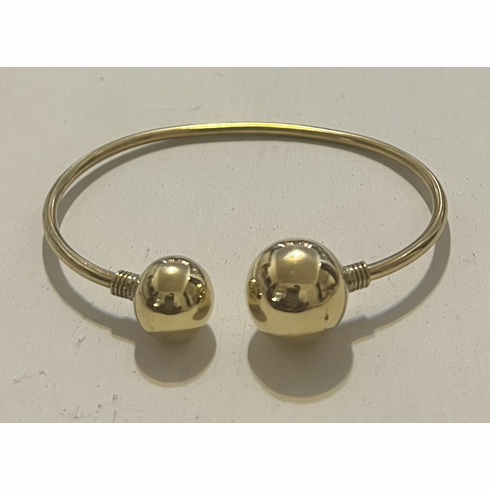 Bangle with balls
